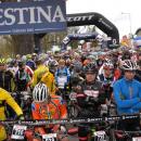 2300 kolarzy - rowerowy weekend w Mikini