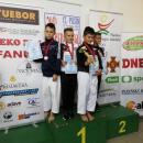 4  medale karatekw w Pilznie