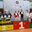 10  medali karatekw wDbrowie