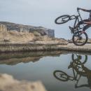 David Cachon rozkrca swoje rowerowe przygody. W najnowszym klipie szaleje na Malcie