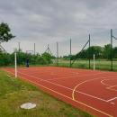 Szkolne boisko w Radwanicach ma nowe urządzenia sportowe