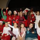 Wspólne kolędowanie w Żórawinie – uczniowie klas 1-3 tworzą wyjątkową świąteczną atmosferę
